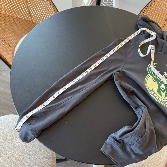 Milwaukee Bucks Outer Stuff Pullover Logo Hoodie Sweatshirt Gray Youth - Picture 12 of 16